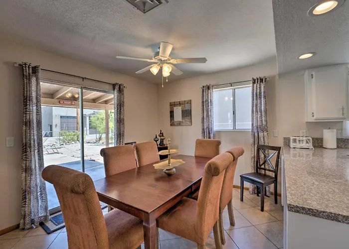 Holiday home Pool & Boat Parking 1 Mi To Lake Havasu City
