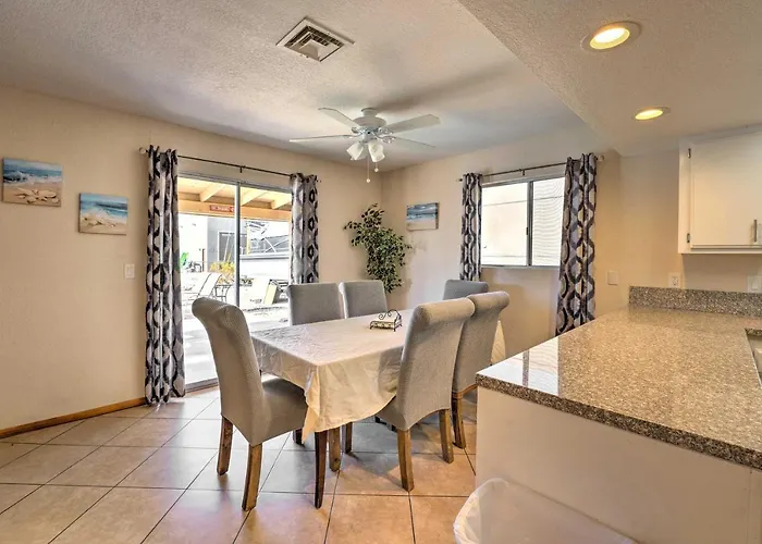 Holiday home Pool & Boat Parking 1 Mi To *
