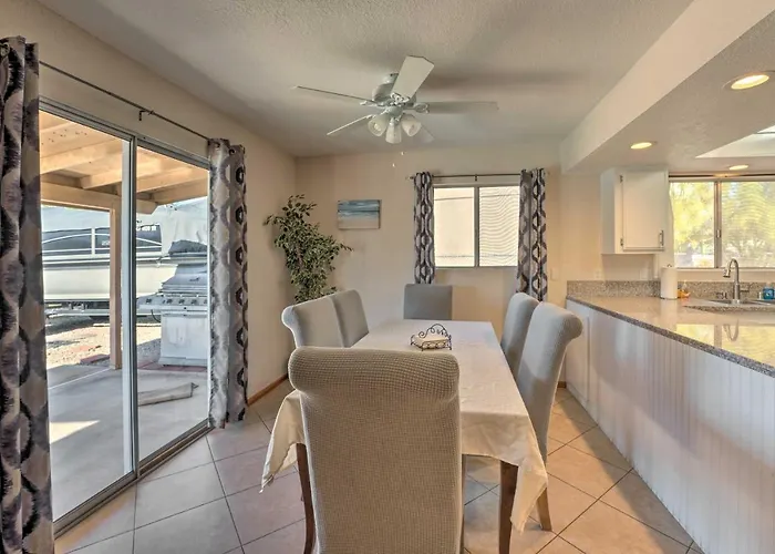Holiday home Pool & Boat Parking 1 Mi To Lake Havasu City