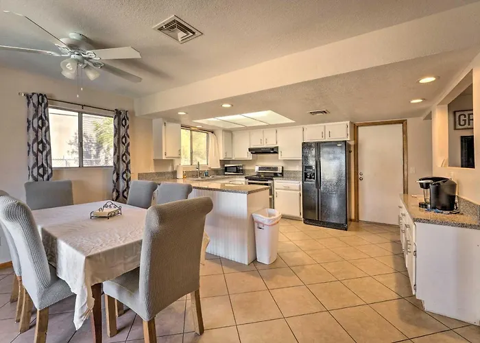 Holiday home Pool & Boat Parking 1 Mi To *