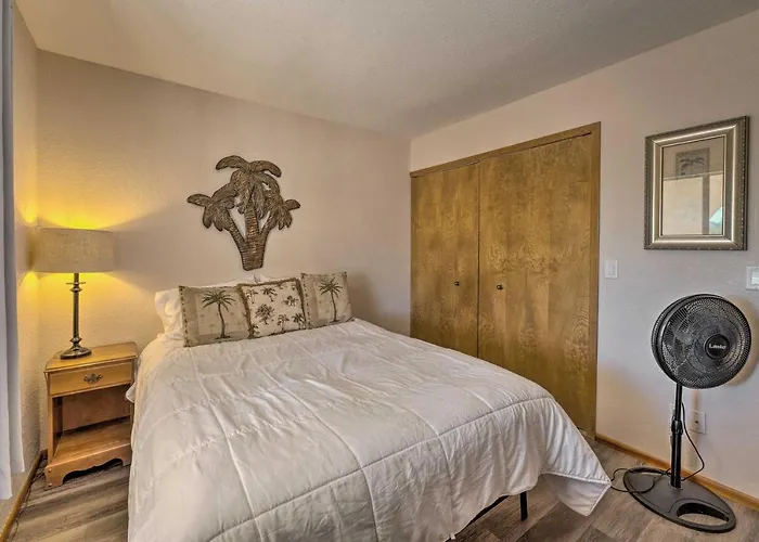 Holiday home Pool & Boat Parking 1 Mi To Lake Havasu City